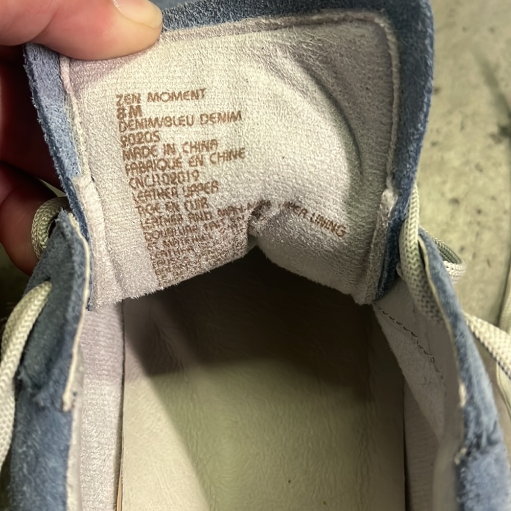Earth shoes size 8. Never been worn. - Picture 2 of 6